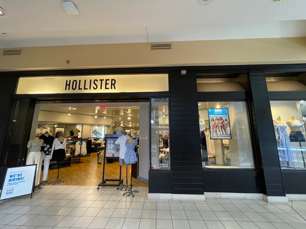 Hollister Co. | 2500 W Moreland Rd Ste 1032, Willow Grove, PA 19090 | Phone: (215) 346-5124