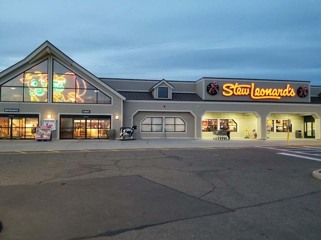 Stew Leonards | 261 Airport Plaza Blvd Space 5, Farmingdale, NY 11735 | Phone: (516) 962-8210