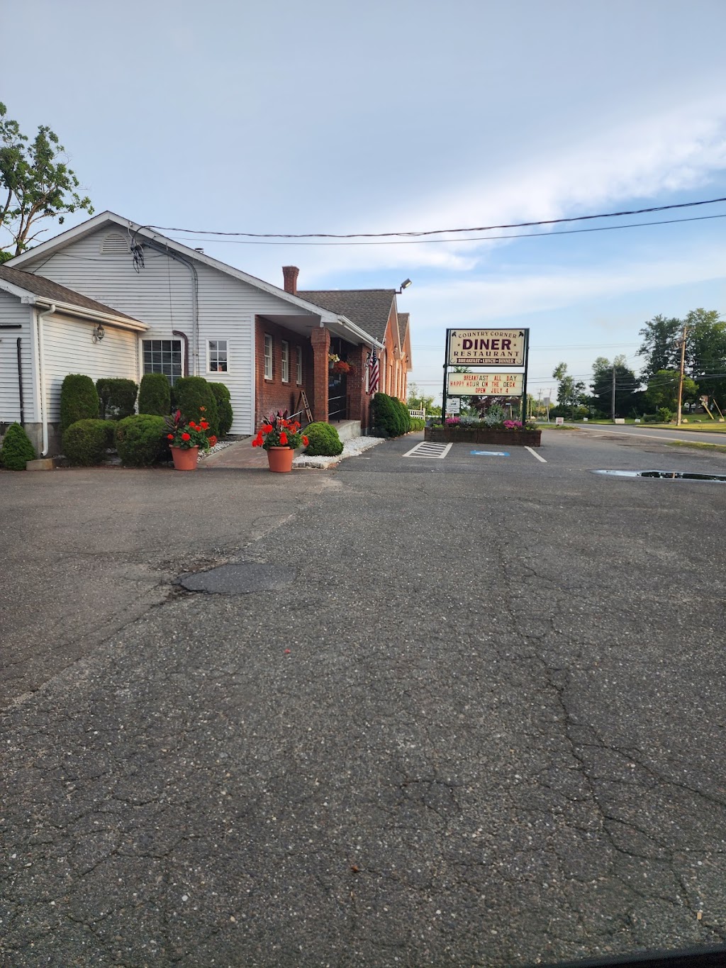 Country Corner Restaurant | 756 Amity Rd, Bethany, CT 06524 | Phone: (203) 393-1489