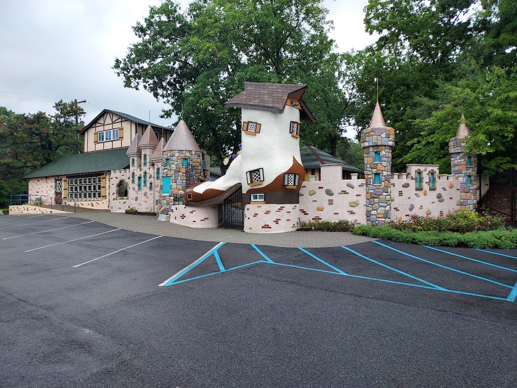 Fables Restaurant & Marketplace at Fairy Tale Forest | 140 Oak Ridge Rd, Oak Ridge, NJ 07438 | Phone: (973) 697-5656