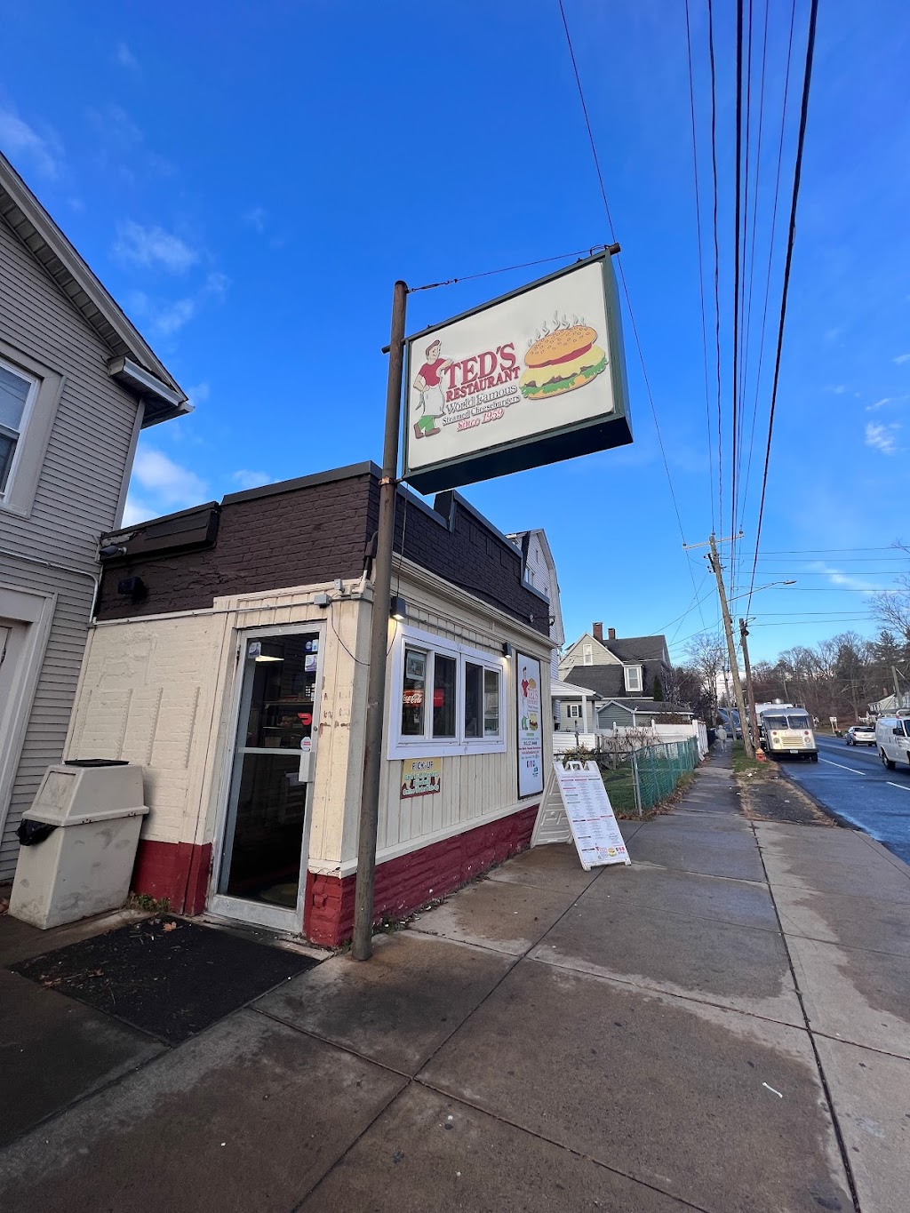 Teds Restaurant | 1046 Broad St, Meriden, CT 06450 | Phone: (203) 237-6660