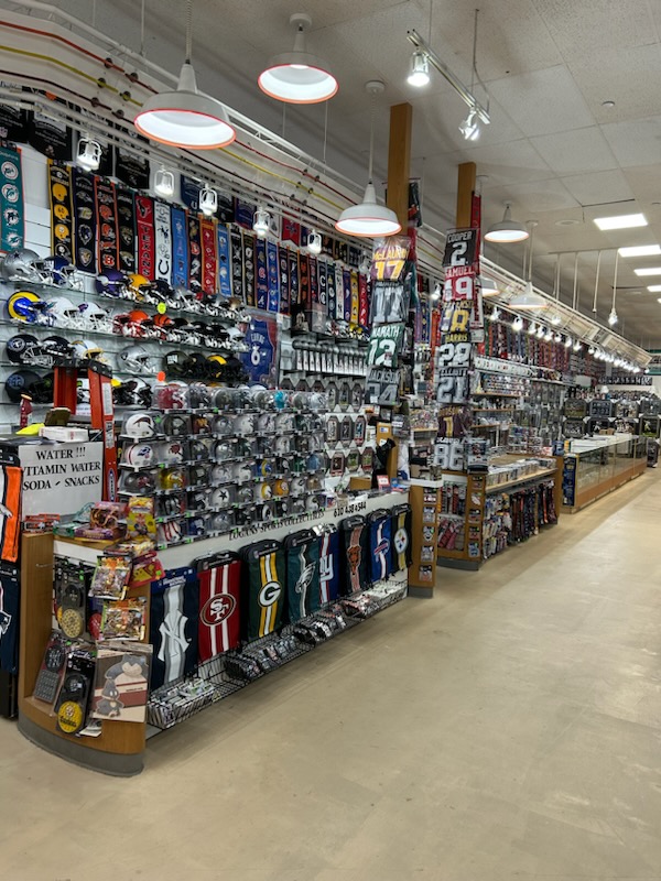 Logans Sports Collectibles | 124 Palmer Park Mall, Easton, PA 18045 | Phone: (610) 438-4544