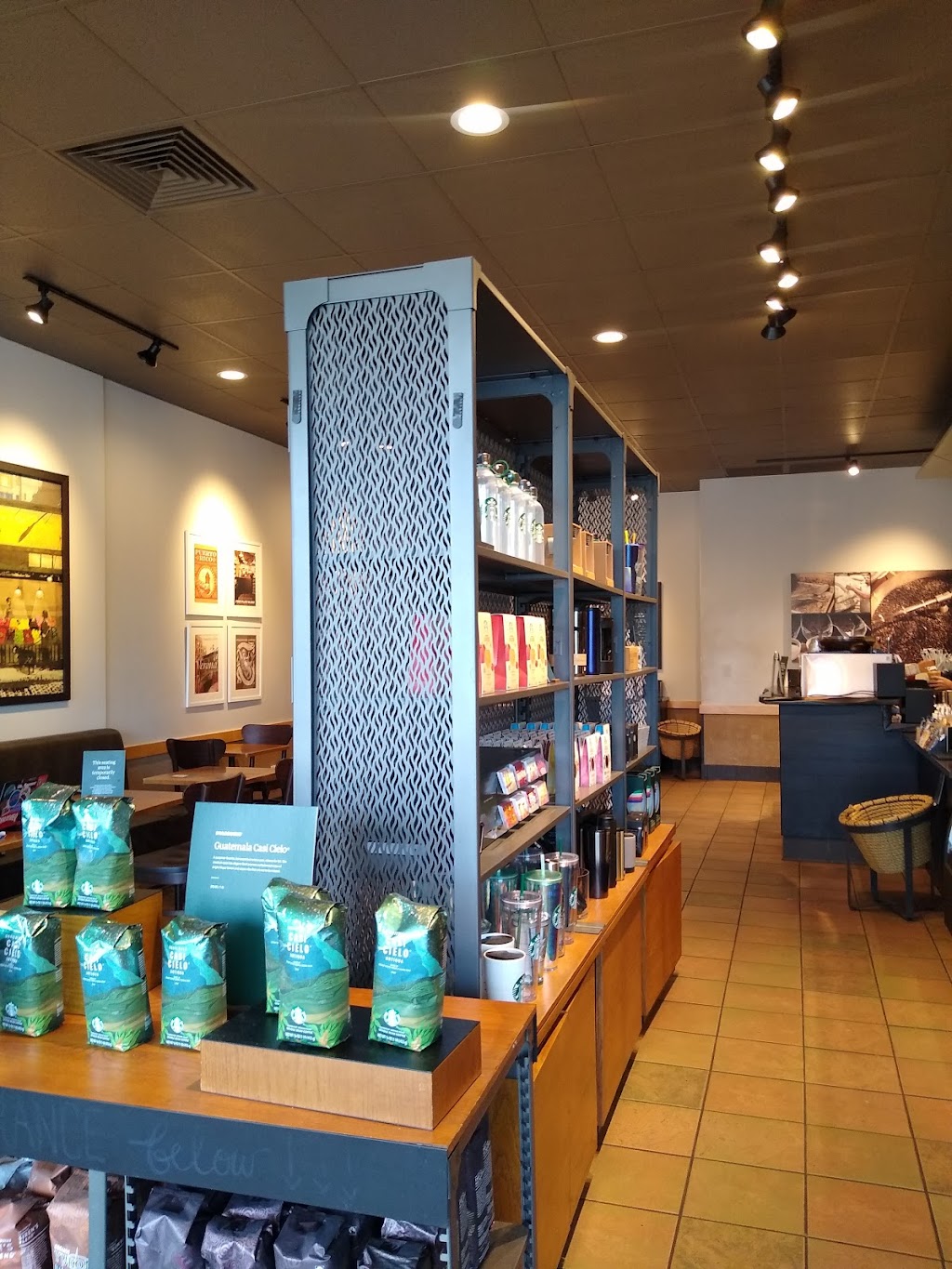 Starbucks | Valley Mall Shopping Center, 977 Valley Rd, Gillette, NJ 07933 | Phone: (908) 580-1212