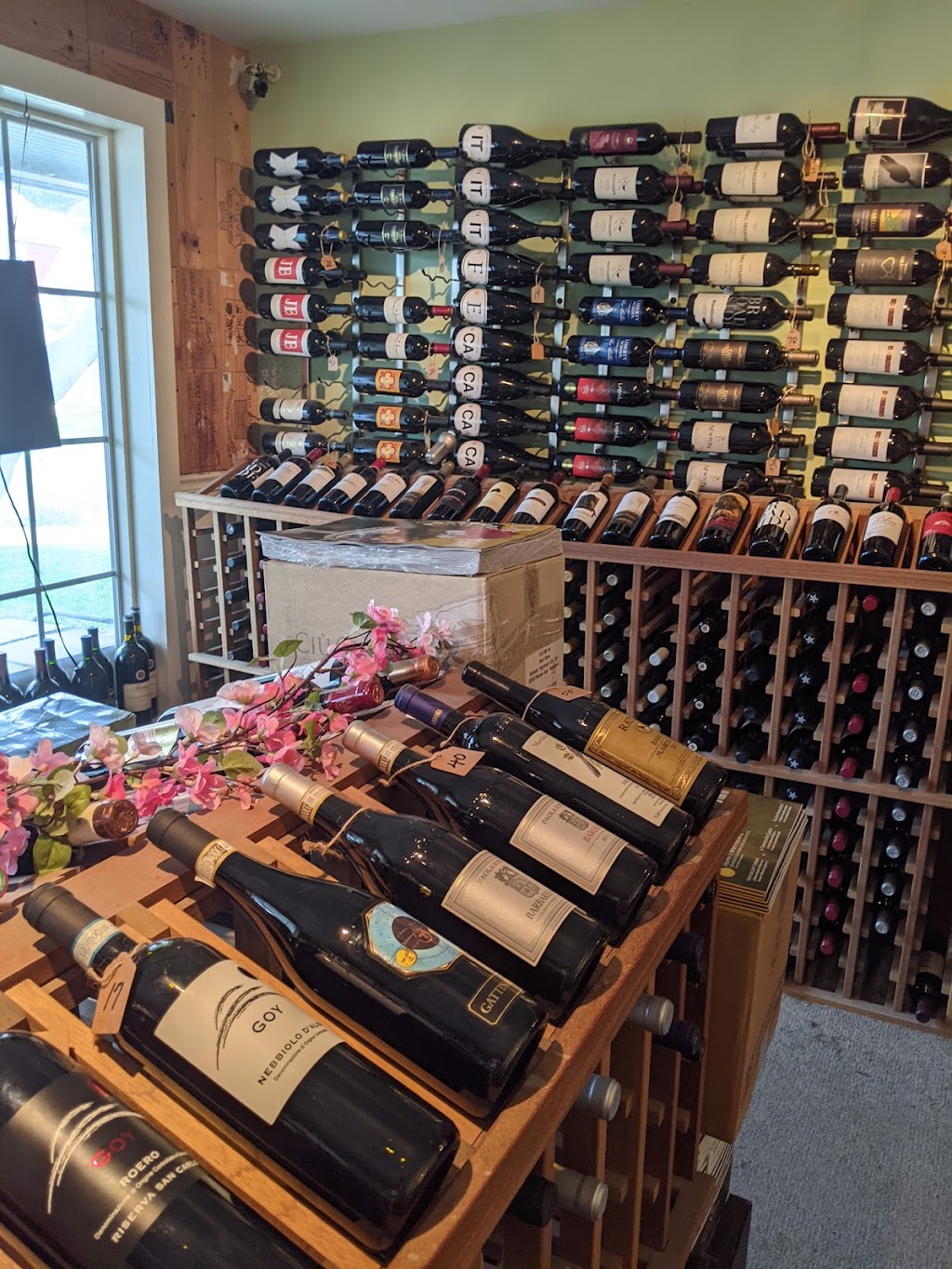 Hudson Valley Wine Market | 4 Dusinberre Rd, Gardiner, NY 12525 | Phone: (845) 633-8235