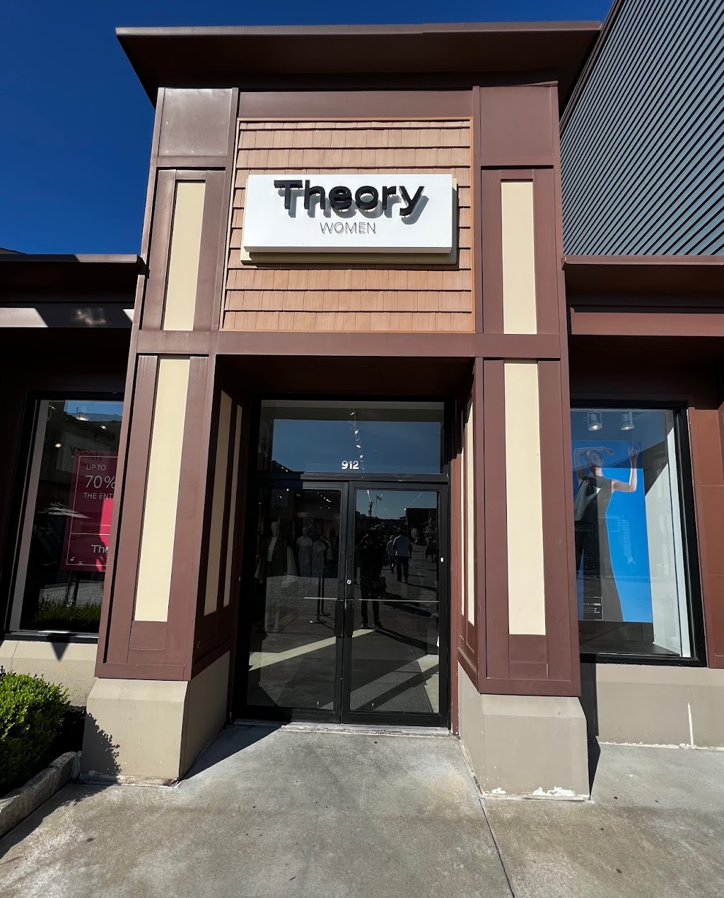 Theory Women Woodbury Outlet | 912 Adirondack Way, Central Valley, NY 10917 | Phone: (845) 928-1130