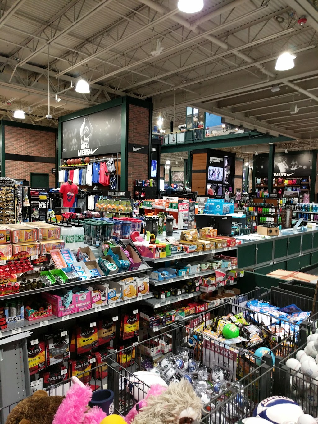 DICKS Sporting Goods | 7 Green Acres Rd W, Valley Stream, NY 11582 | Phone: (516) 256-8722