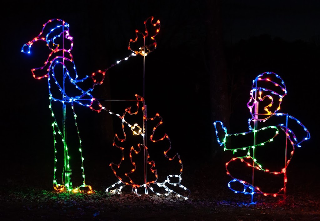 Riverhead Holiday Light Show | 2549 Splish Splash Dr, Calverton, NY 11933 | Phone: (631) 210-6711