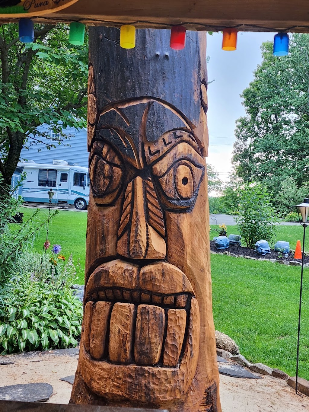 M plus F Creations custom chainsaw carvings | 280 Carrie Lane, Harleysville, PA 19438 | Phone: (267) 614-0028