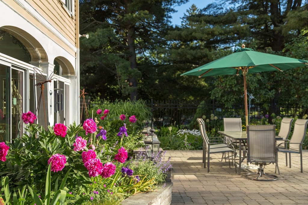 Devonfield Inn | 85 Stockbridge Rd, Lee, MA 01238 | Phone: (413) 243-3298