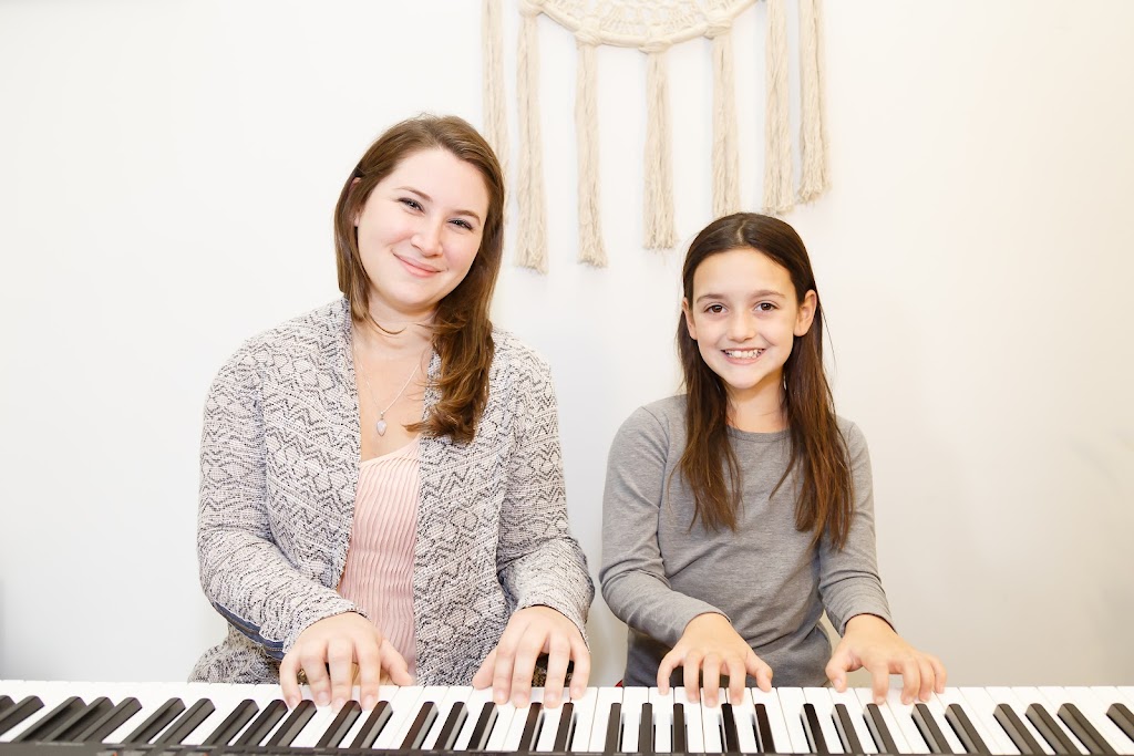 Mandys Music Lessons @ Rose Studios | 4 Oxford Rd D1, Milford, CT 06460 | Phone: (860) 367-3353