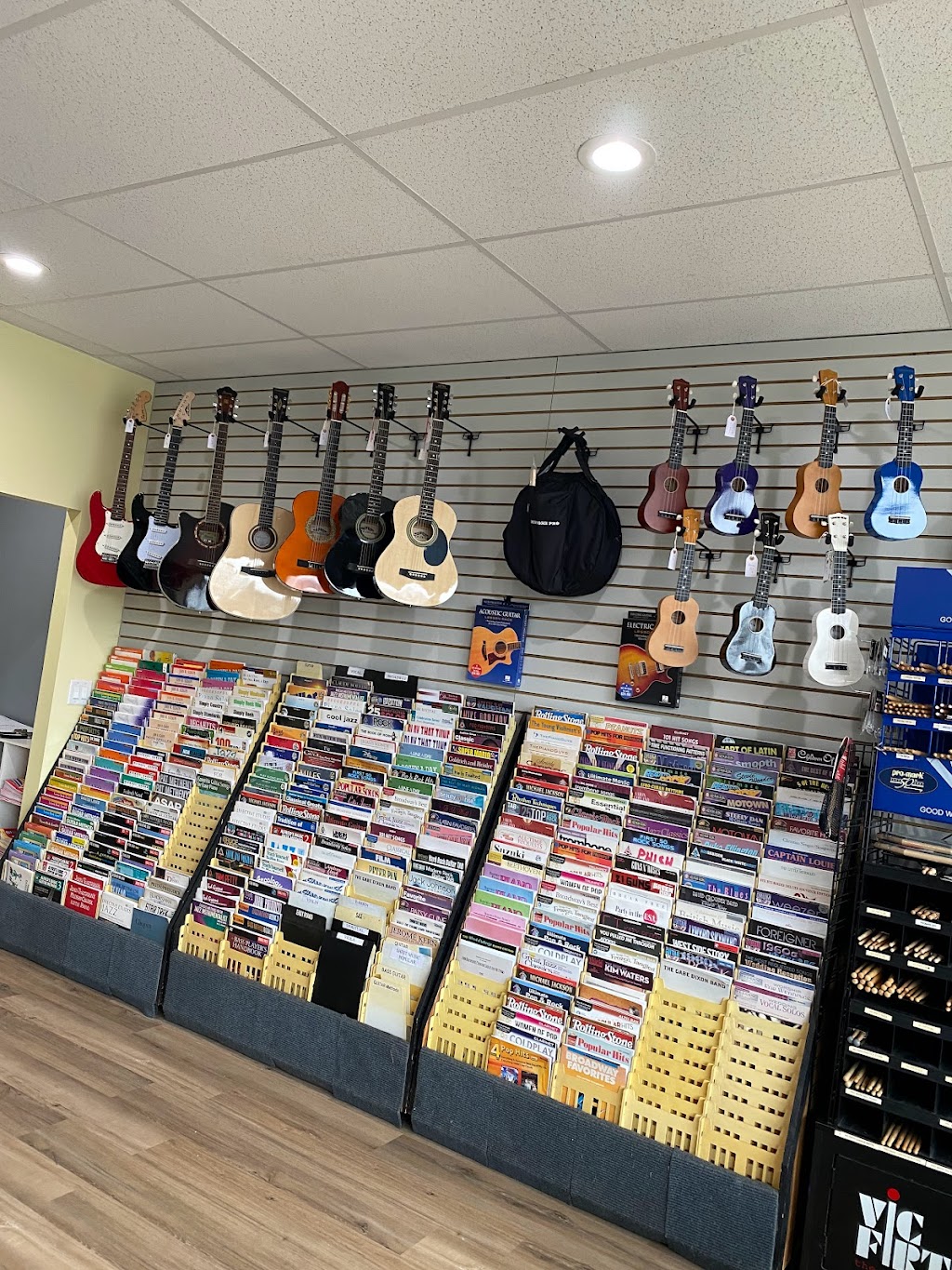 The Musicians Place | 310 Main St, Holbrook, NY 11741 | Phone: (631) 738-1222