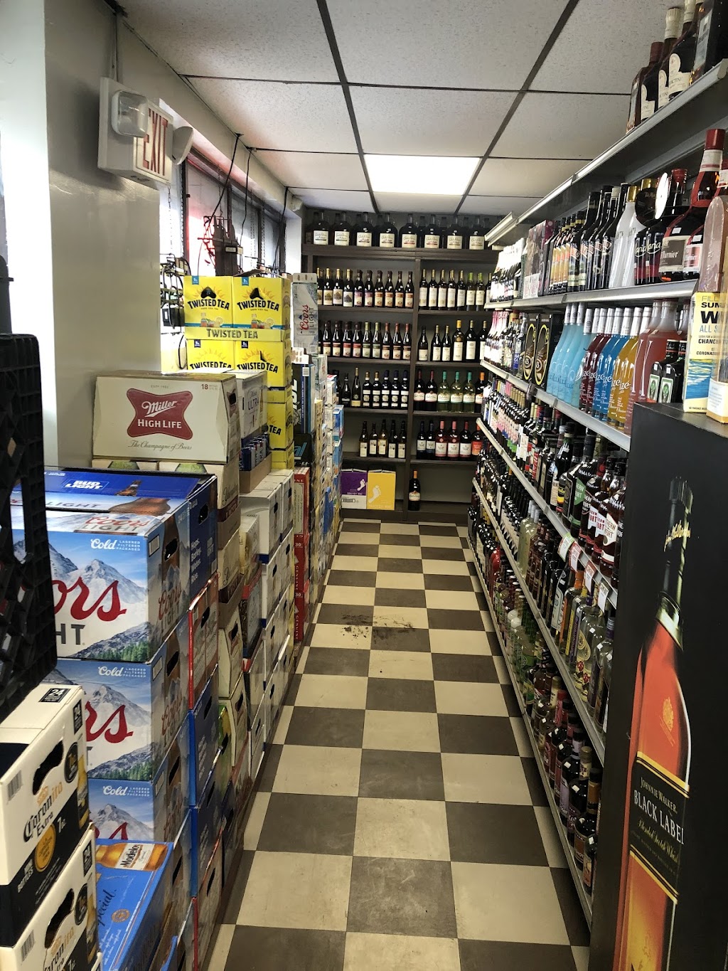 R-Liquors | 846 Boyden St, Waterbury, CT 06704 | Phone: (203) 527-5527