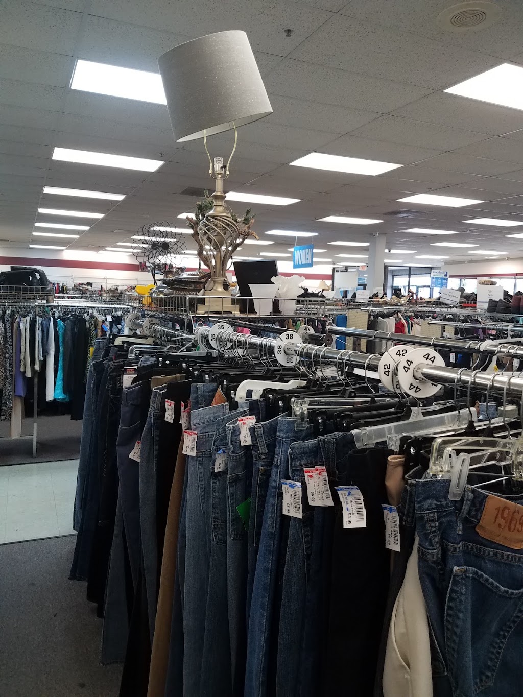 Goodwill Store & Donation Center | 818 Delsea Dr, Glassboro, NJ 08028 | Phone: (856) 307-9175