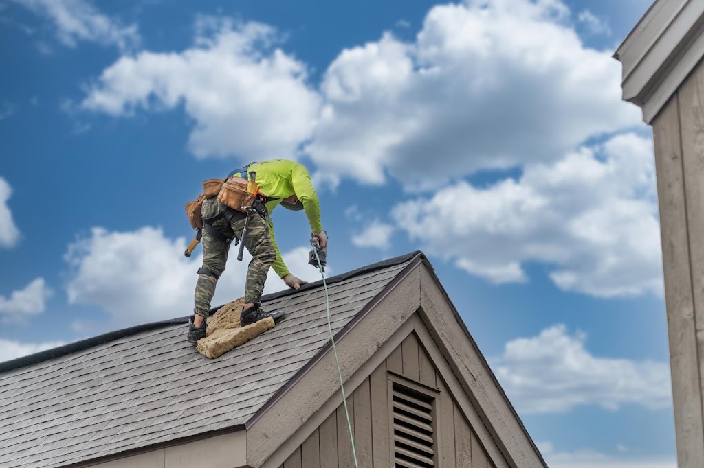 Roofer in CT Fairfield | 268 Post Rd, Fairfield, CT 06824 | Phone: (860) 362-3700