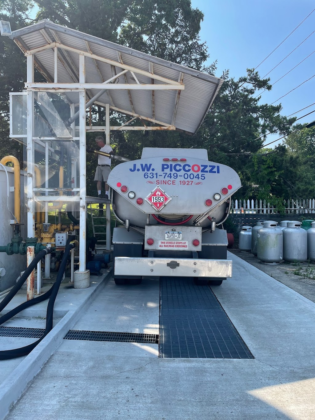 Piccozzis Propane & Fuel Oil | 177 N Ferry Rd, Shelter Island Heights, NY 11965 | Phone: (631) 749-0045