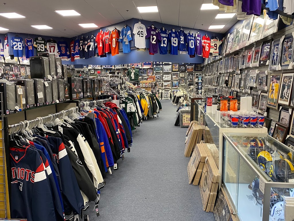 Buddys Sports Corner | Park Mall, Paramus, NJ 07652 | Phone: (201) 967-7727