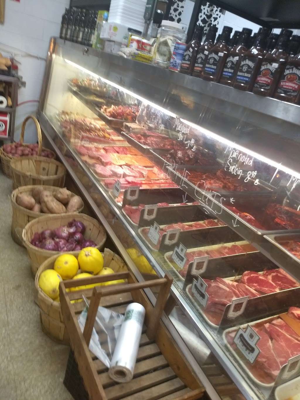 Mercedes Meat Market | 376 Neighborhood Rd, Mastic Beach, NY 11951 | Phone: (631) 772-6330