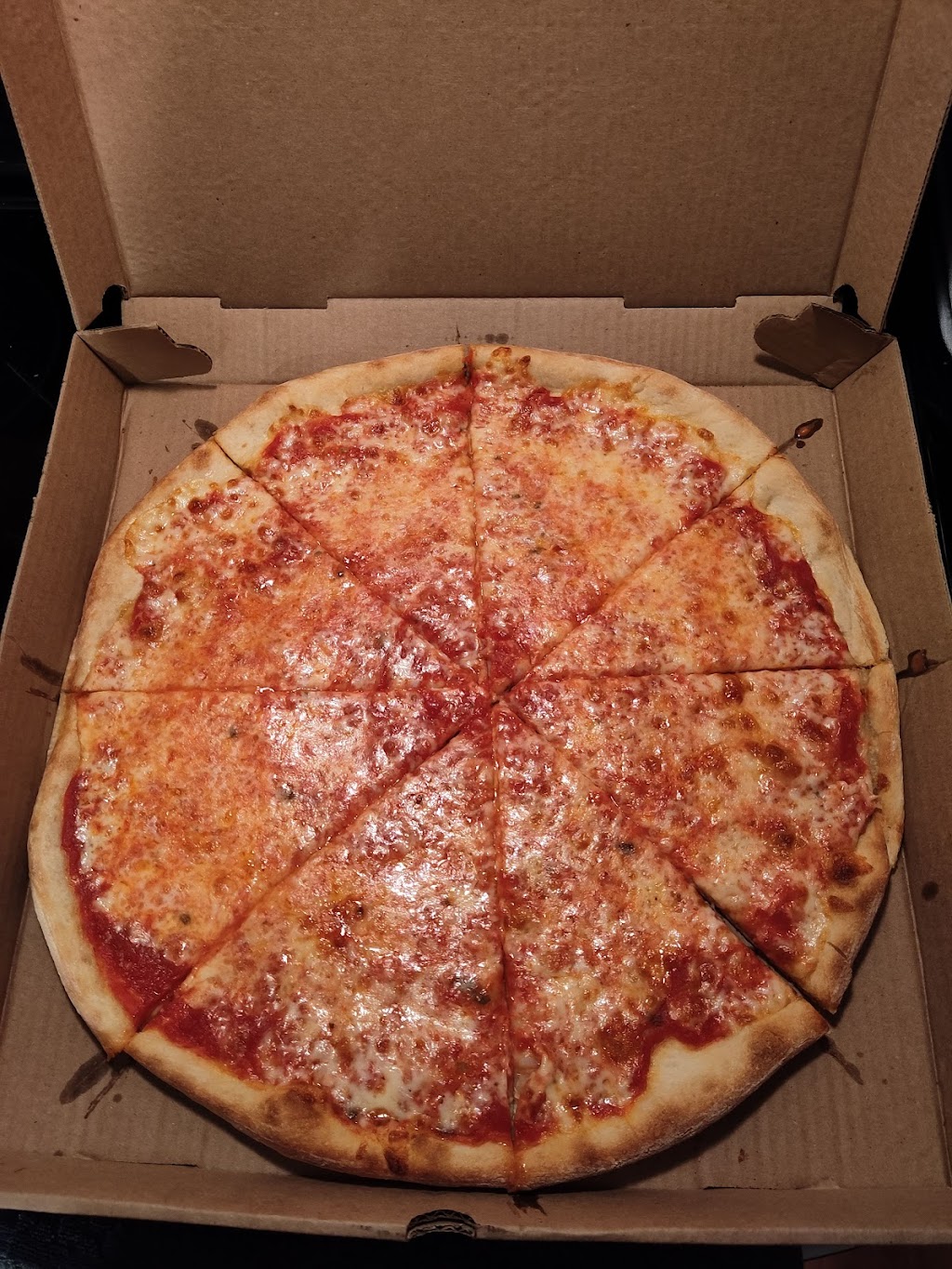 Alfredos Pizza | 846 Main St, Bally, PA 19503 | Phone: (610) 845-7181