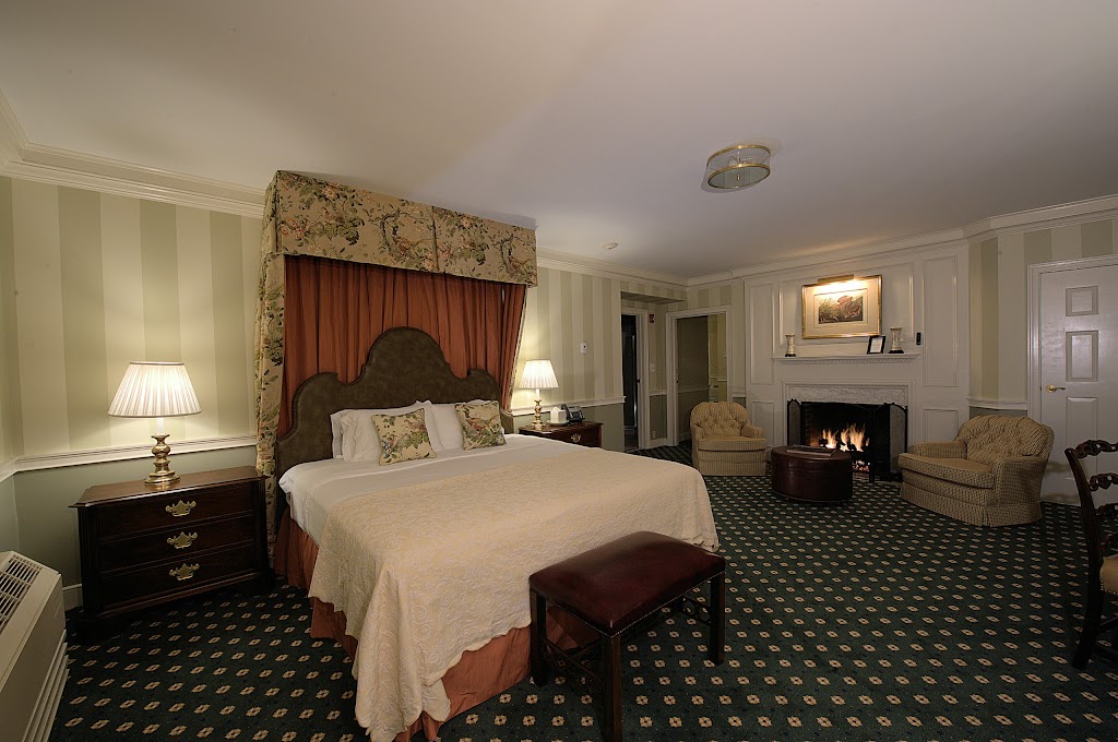 Weyhill Guest House at Saucon Valley Country Club | 5450 Weyhill Farm Rd, Bethlehem, PA 18015 | Phone: (610) 332-2000