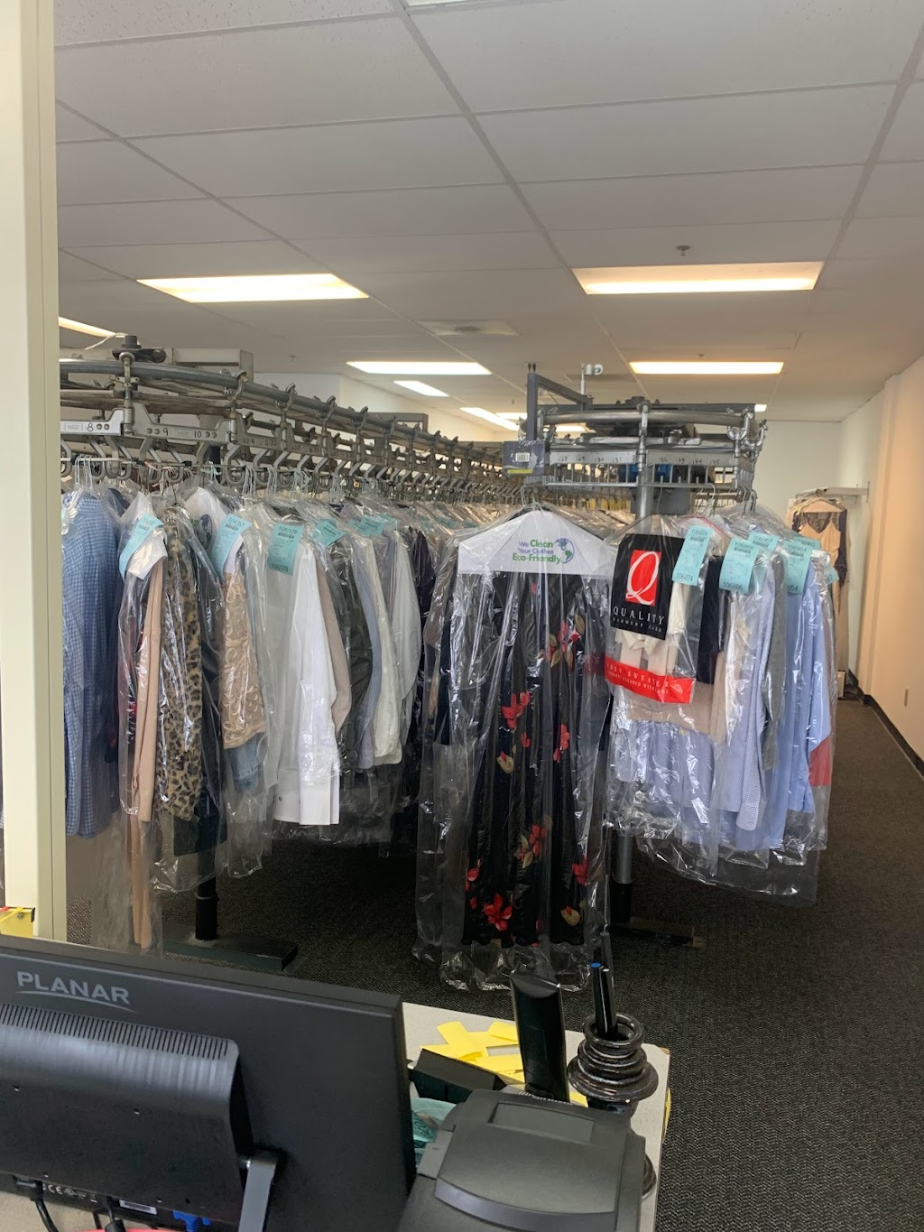 Top Dry Cleaners & Tailoring | 7 Village Green Dr, Litchfield, CT 06759 | Phone: (860) 567-1188