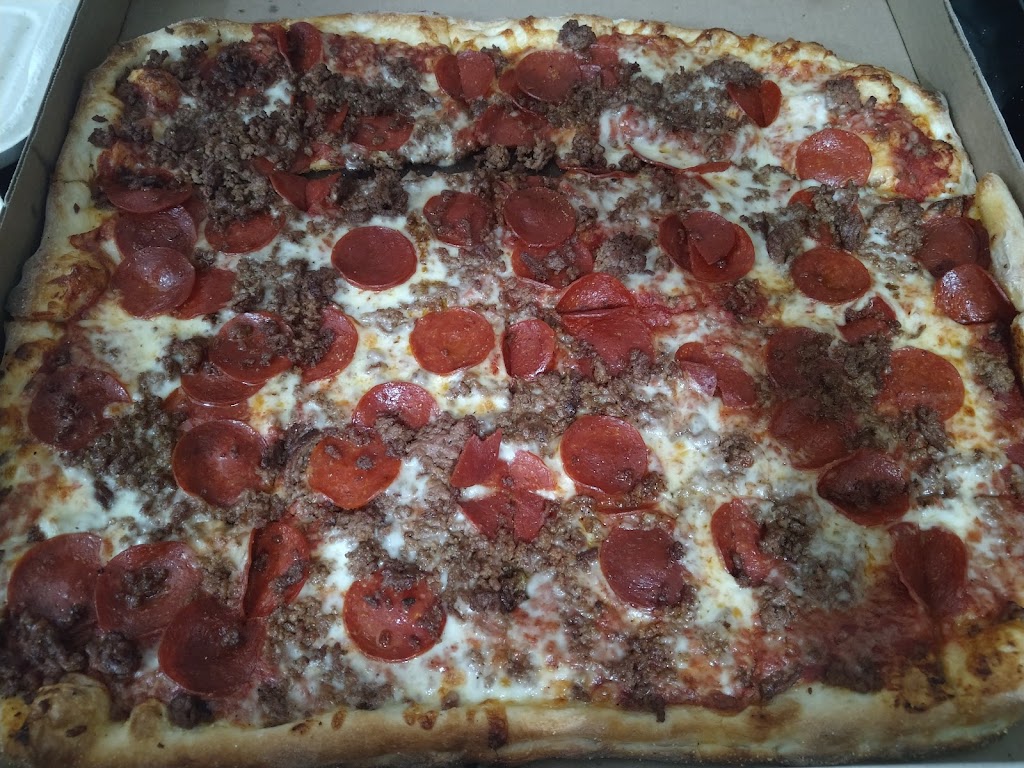 Italian Friendly Pizza-Grinder | 274 Westfield Rd, Holyoke, MA 01040 | Phone: (413) 533-1555
