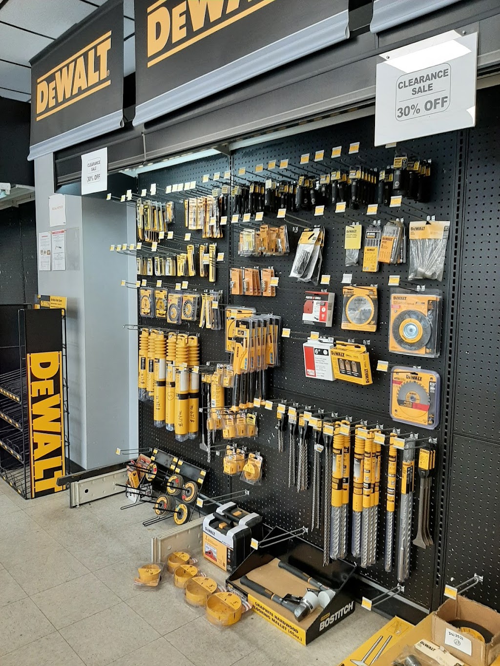 DEWALT Service Center | 5615 Queens Blvd, Queens, NY 11377 | Phone: (718) 335-1042