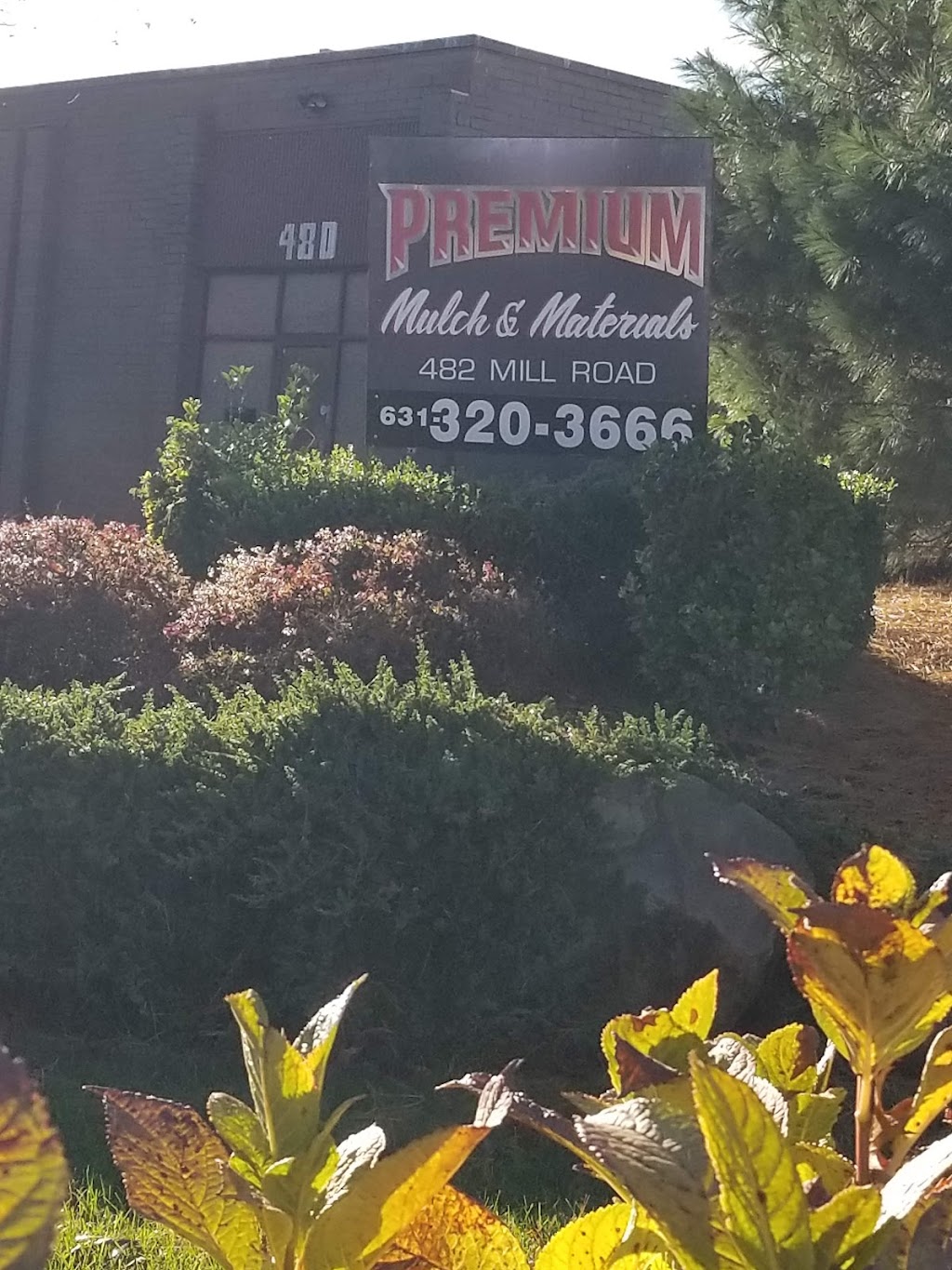 Premium Mulch & Materials | 482 Mill Rd, Coram, NY 11727 | Phone: (631) 320-3666