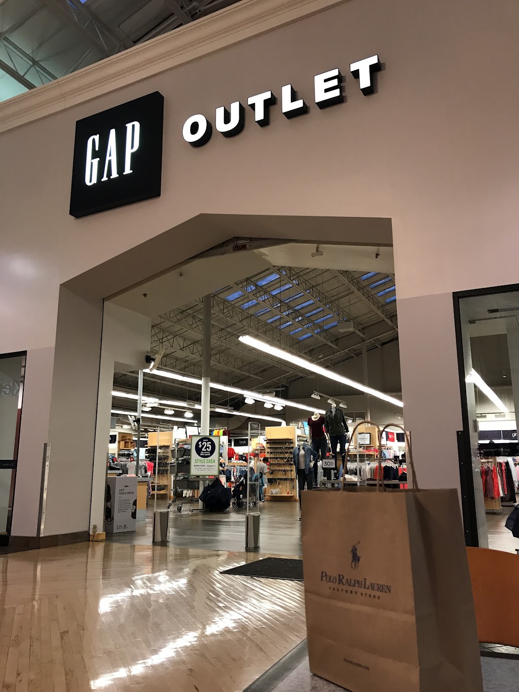 Gap Factory | 1875 Franklin Mills Cir Space No 163, Philadelphia, PA 19154 | Phone: (215) 612-0113