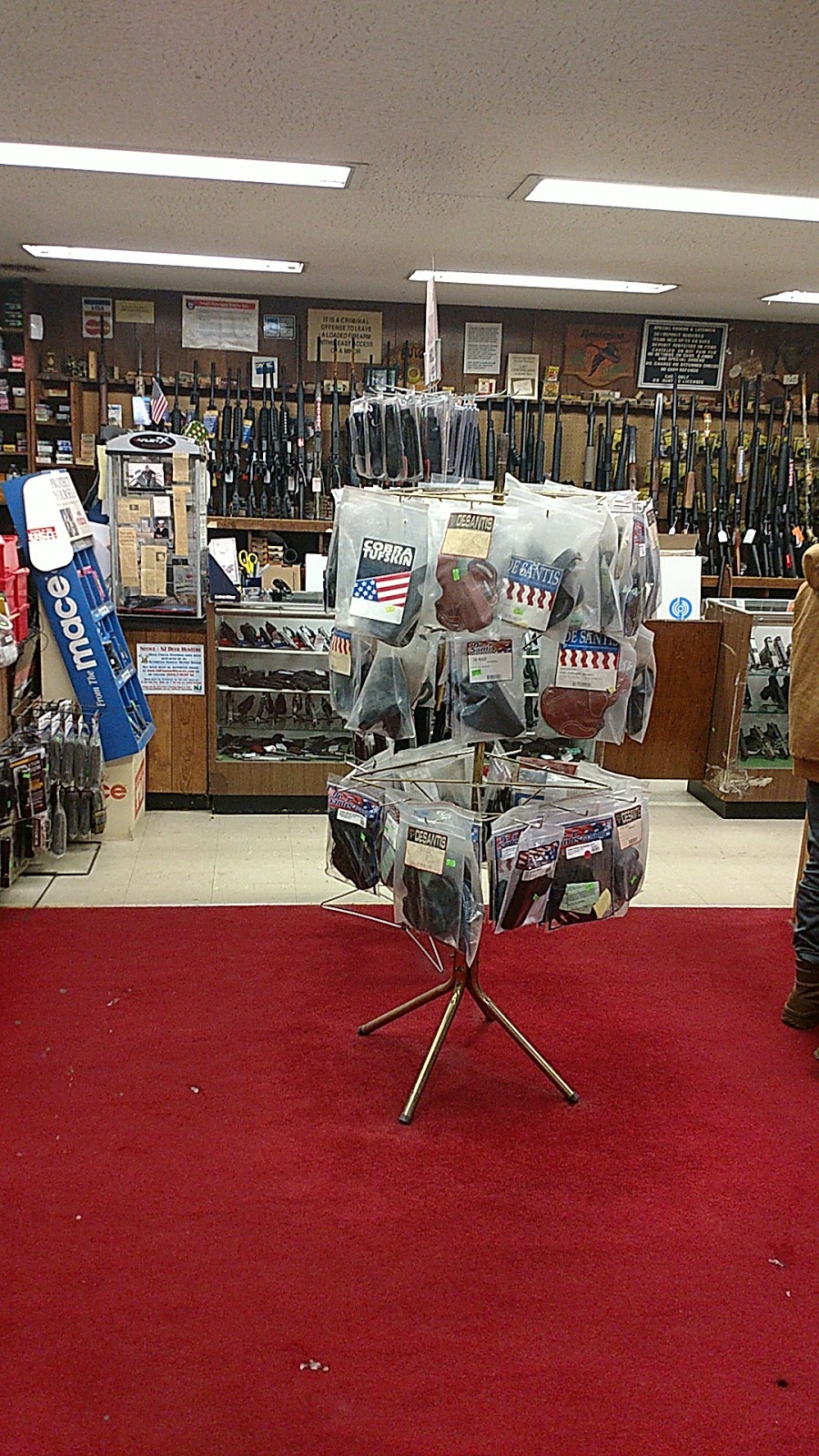 Butchs Gun World | 2057 W Landis Ave, Vineland, NJ 08360 | Phone: (856) 692-1010
