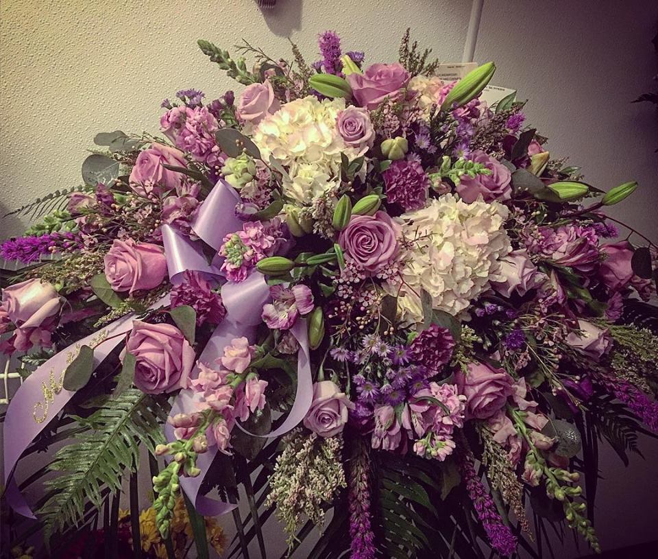 Flowers n Such | 1087 East Street S, Suffield, CT 06078 | Phone: (860) 413-9911