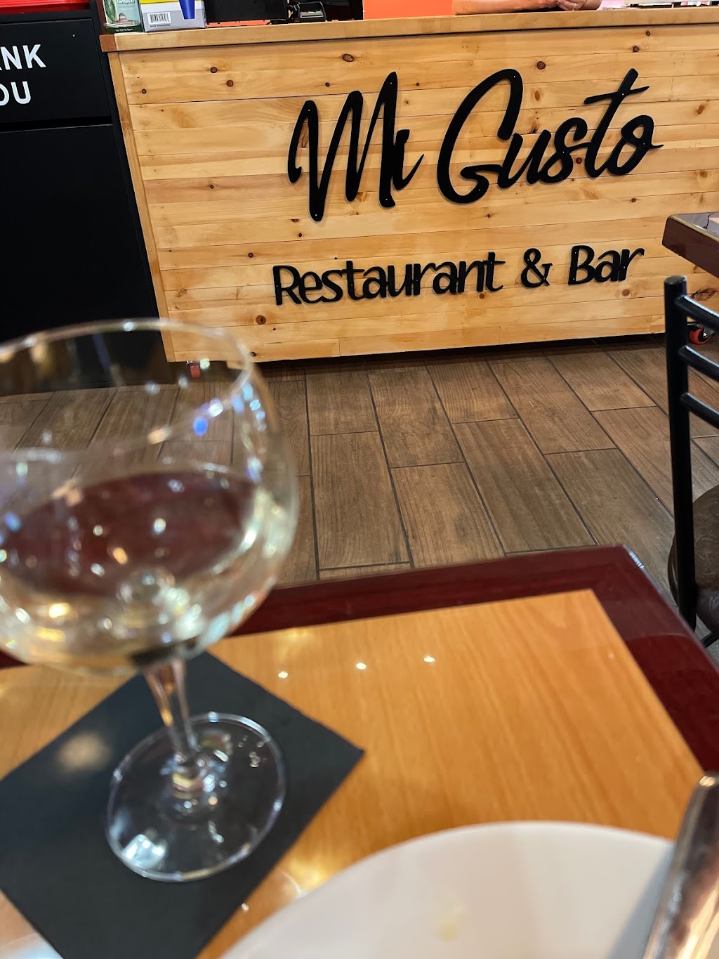 Mi Gusto Restaurant & Bar | 10 Orange Ave, New Haven, CT 06519 | Phone: (203) 691-7436