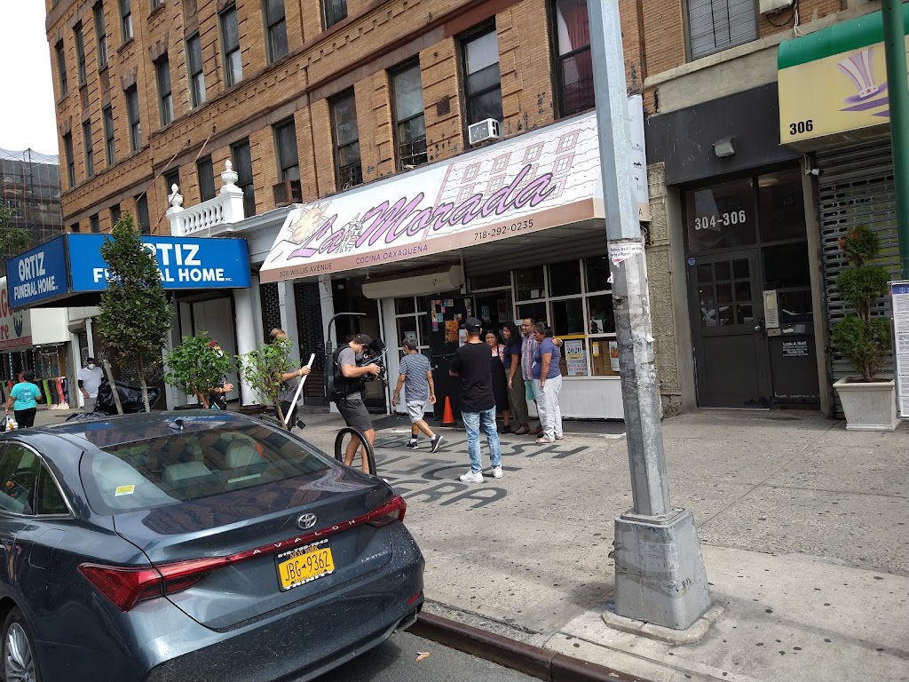 Blue & White Laundromat INC. | 401 E 140th St, The Bronx, NY 10454 | Phone: (347) 664-4711