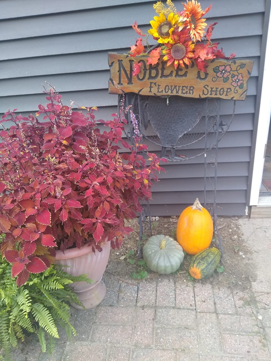 Nobles Farm Stand and Flower Shop | 390 E New Lenox Rd, Pittsfield, MA 01201 | Phone: (413) 443-2210