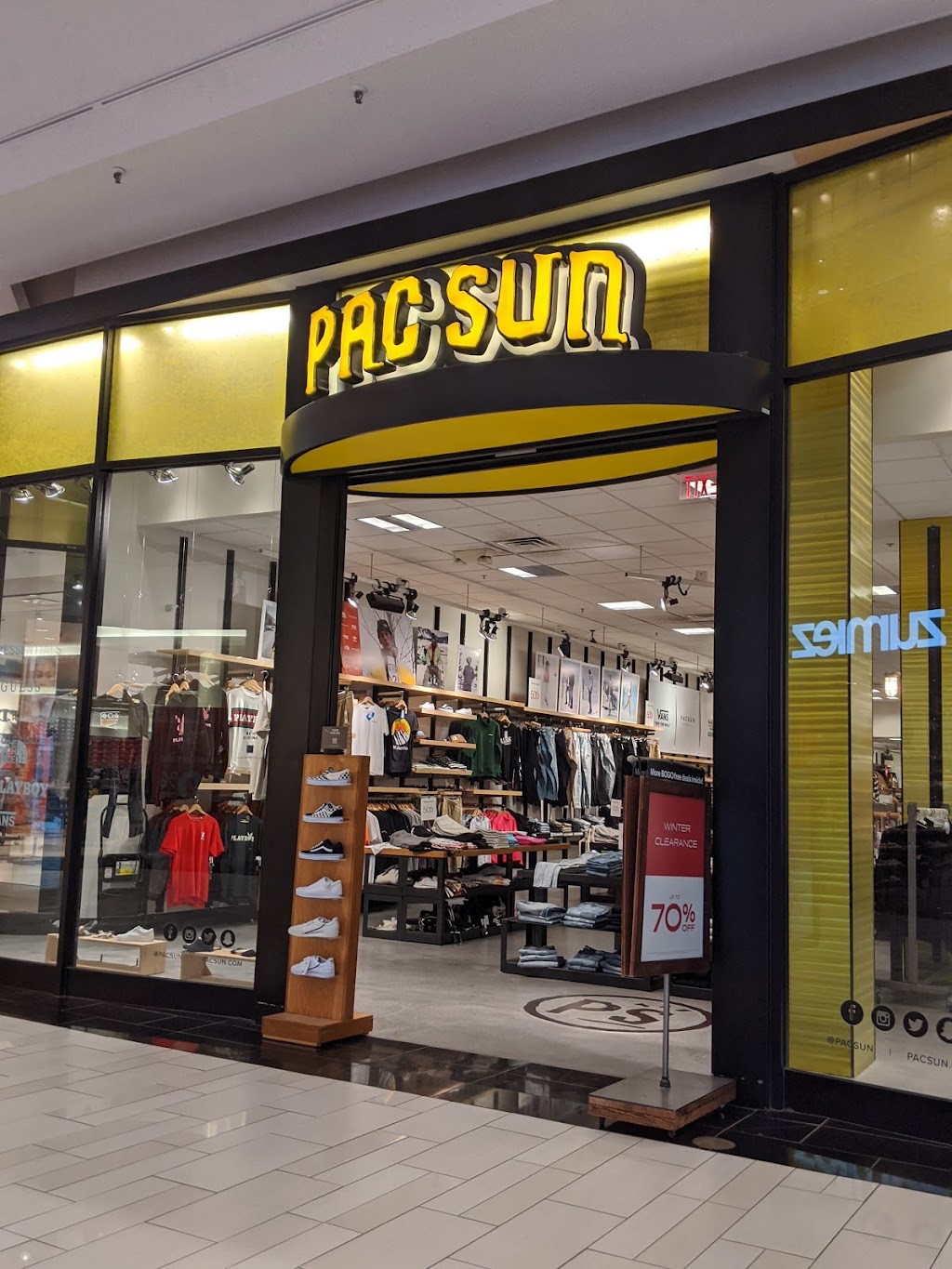 PacSun | 50 Holyoke St, Holyoke, MA 01040 | Phone: (413) 532-3348