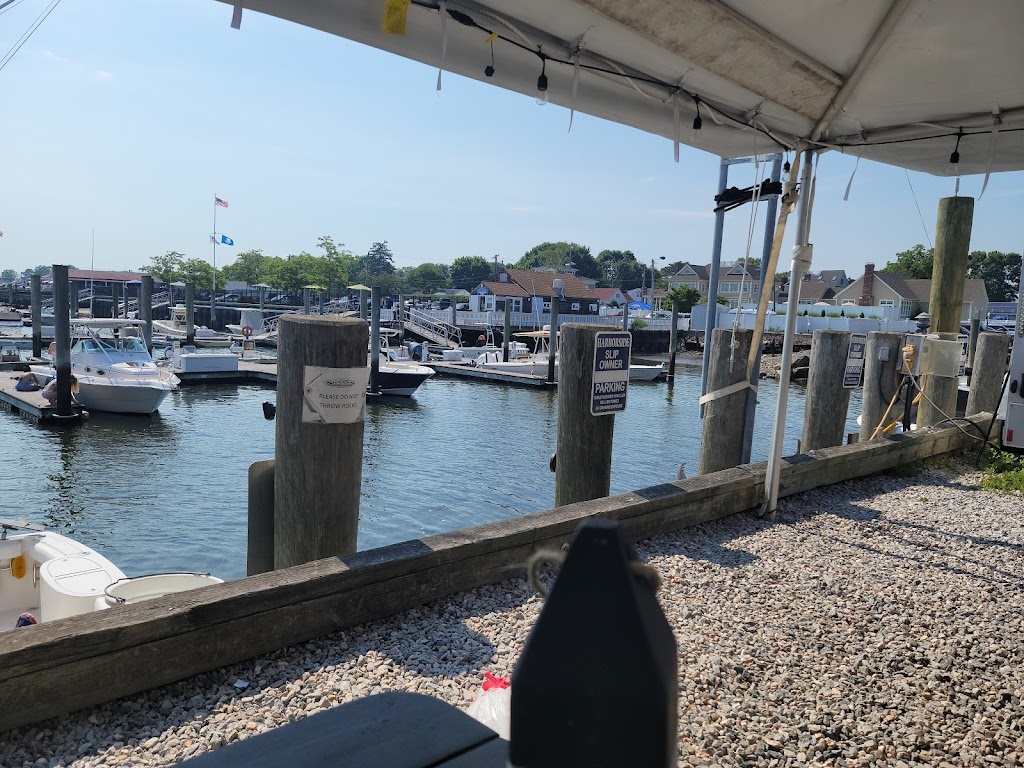 Shanks Waterfront Dining | 131-c Grove St, Clinton, CT 06413 | Phone: (860) 669-4224