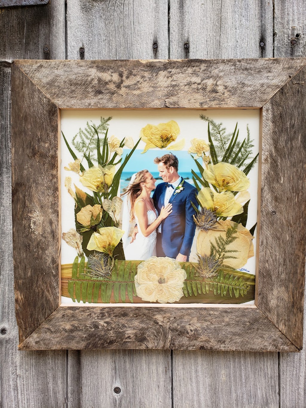 Flowers Uniquely Framed | 1470 Winsted Rd, Torrington, CT 06790 | Phone: (860) 480-1878