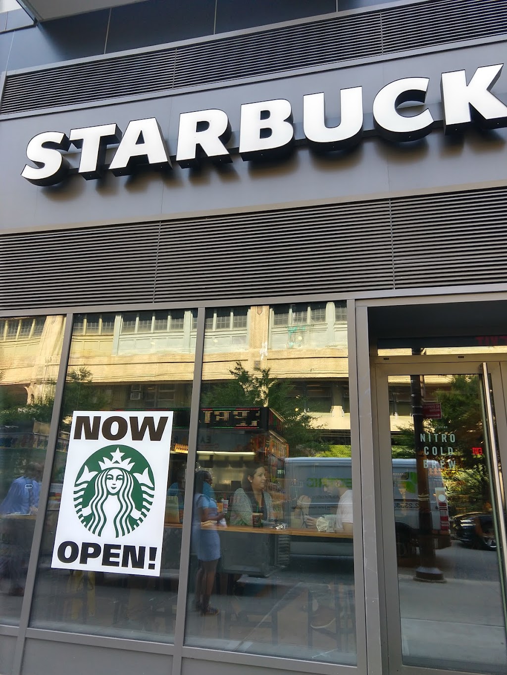 Starbucks | 25-14 Queens Plaza S, Queens, NY 11101 | Phone: (718) 433-4844