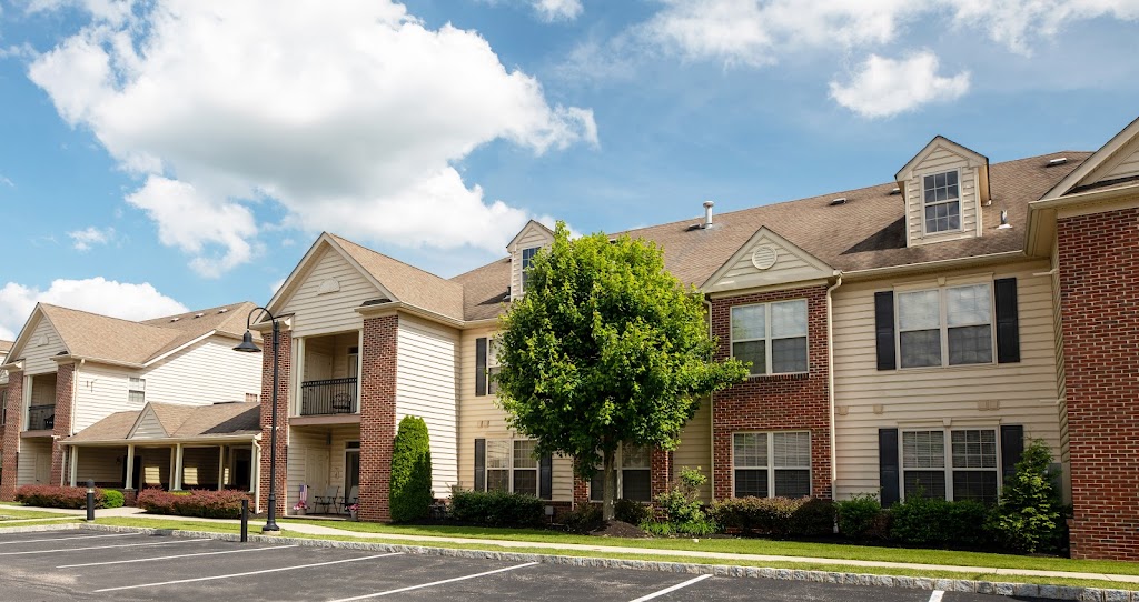 Amberley at Blue Bell Luxury Apartments | 105 Amberley Dr, Blue Bell, PA 19422 | Phone: (215) 616-0717
