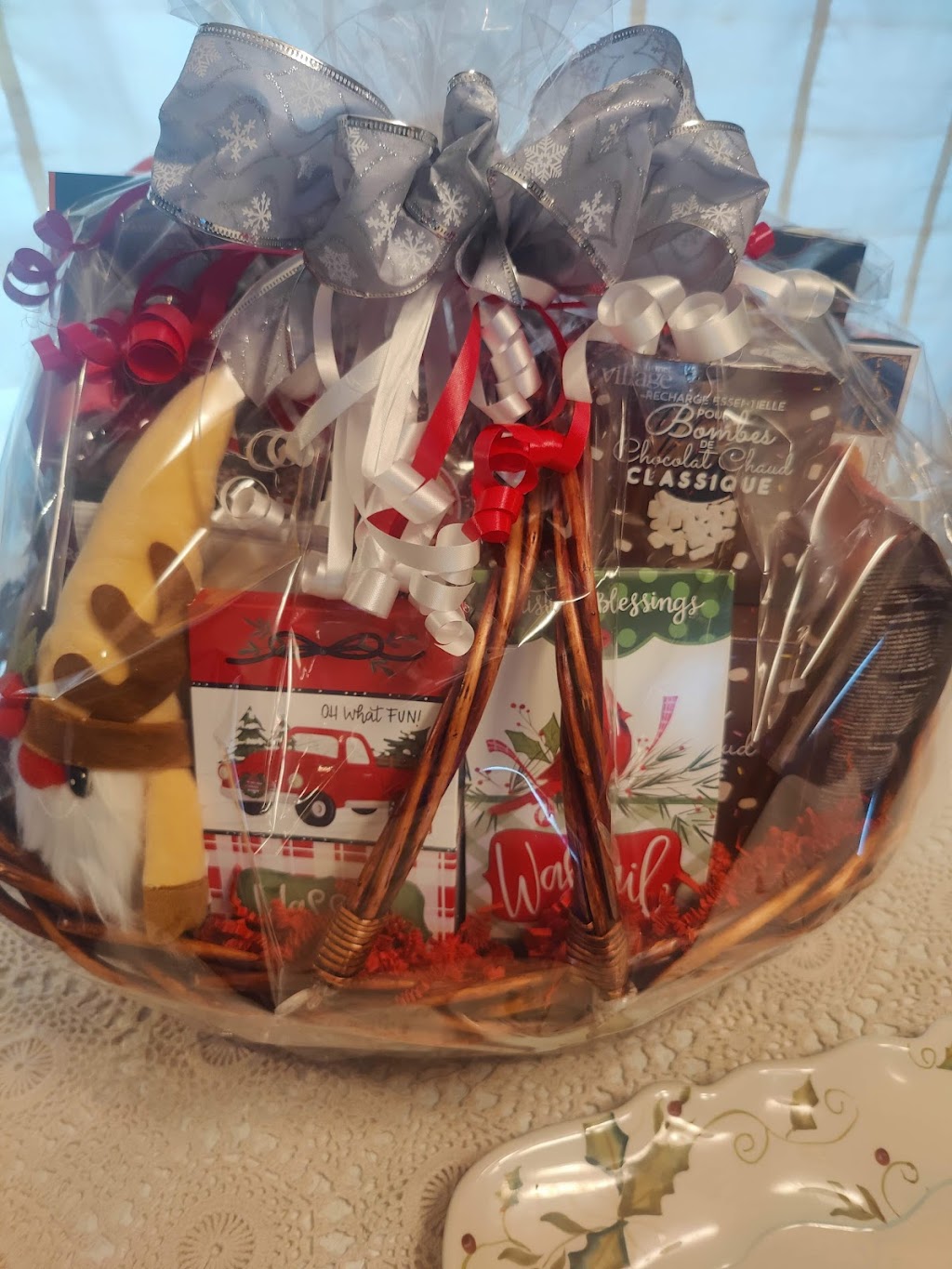 Somersvillage Gifts & Gourmet Baskets INC. | 111 Main St, Somers, CT 06071 | Phone: (860) 265-2282