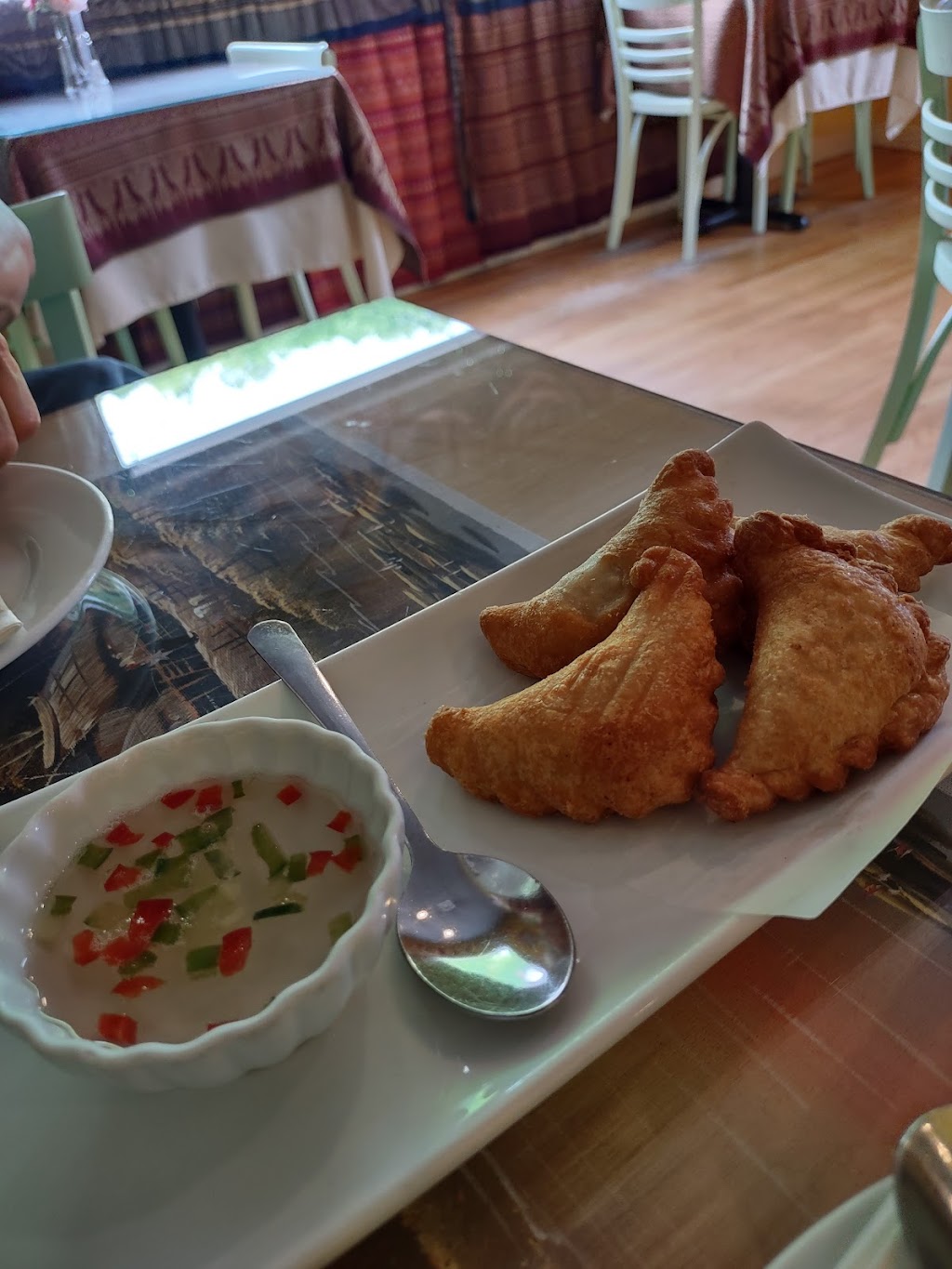 The Green Papaya Thai Restaurant Canton | 160 Albany Turnpike, Canton, CT 06019 | Phone: (860) 693-9322