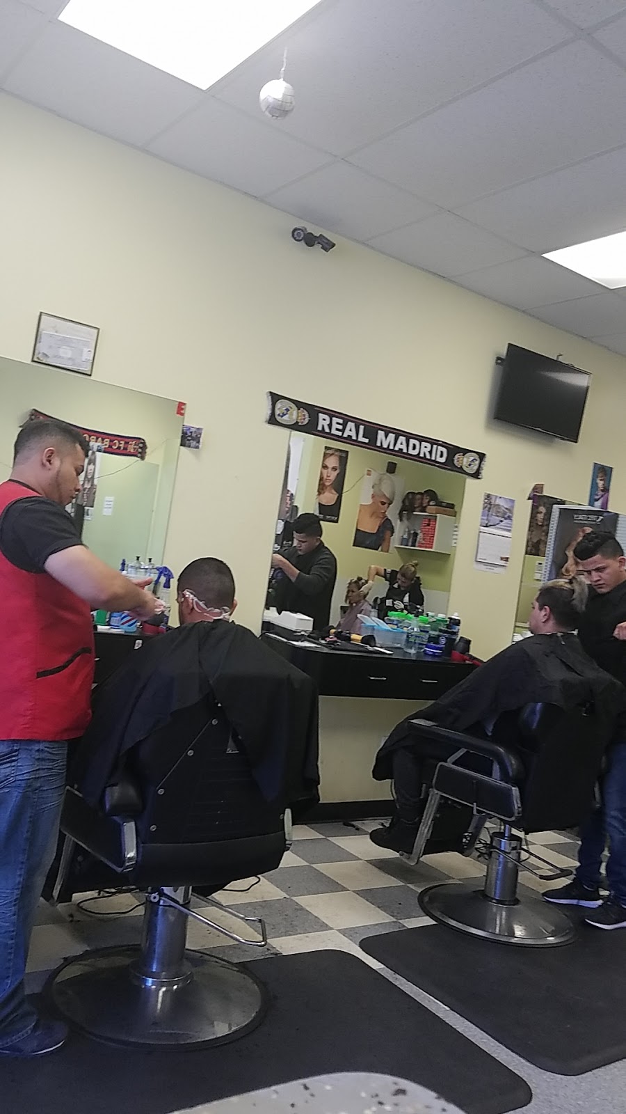 Tonnis Barber Shop | 1373 fifth ave bayshore ny 11706 Bayshore, Bay Shore, NY 11706 | Phone: (631) 494-9064