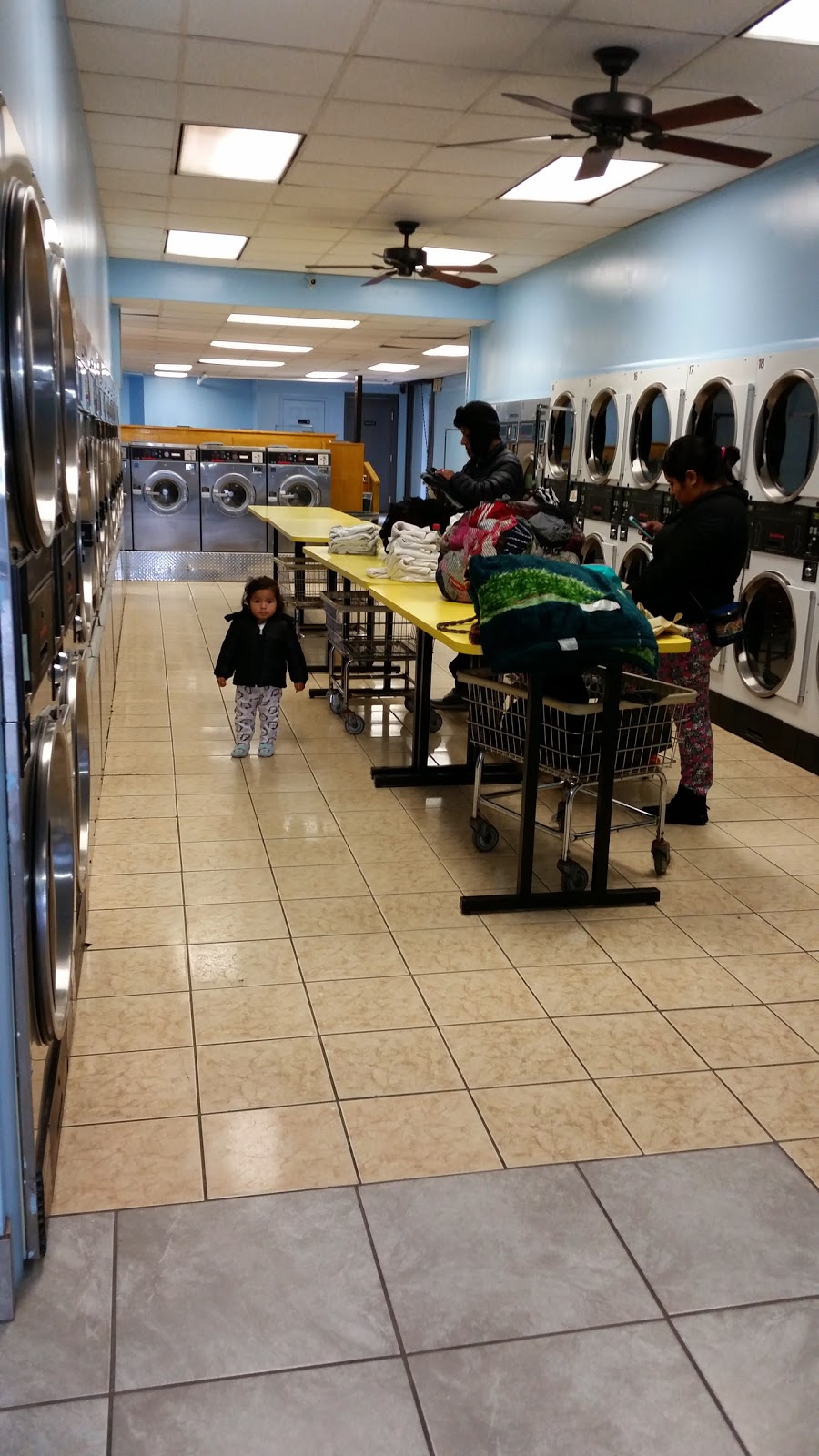 Hudson Plaza Laundromat & Dry Cleaners | 2585 South Rd, Poughkeepsie, NY 12601 | Phone: (845) 471-8356
