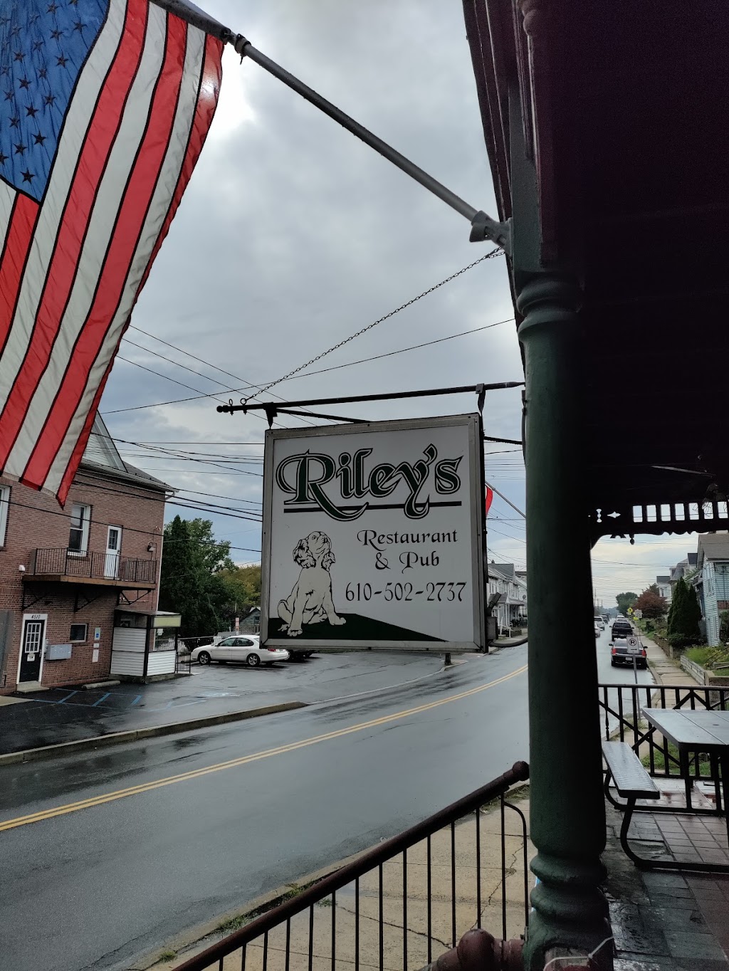 Rileys Restaurant & Pub | 4505 Main St, Whitehall, PA 18052 | Phone: (610) 262-9911