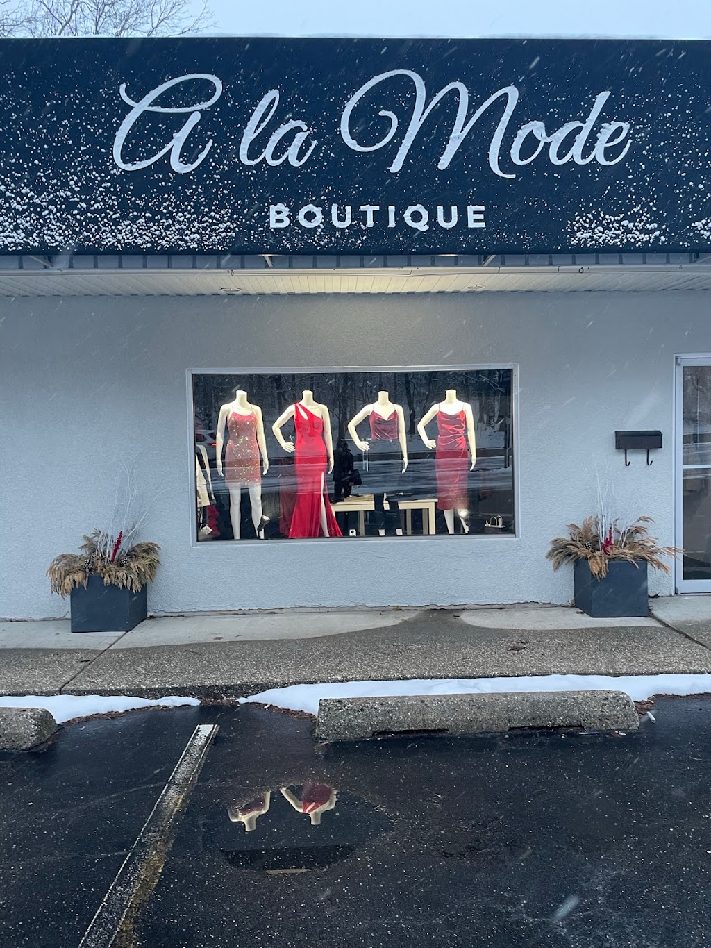 A La Mode Boutique | 367 W Jericho Turnpike, Huntington, NY 11743 | Phone: (631) 629-4661