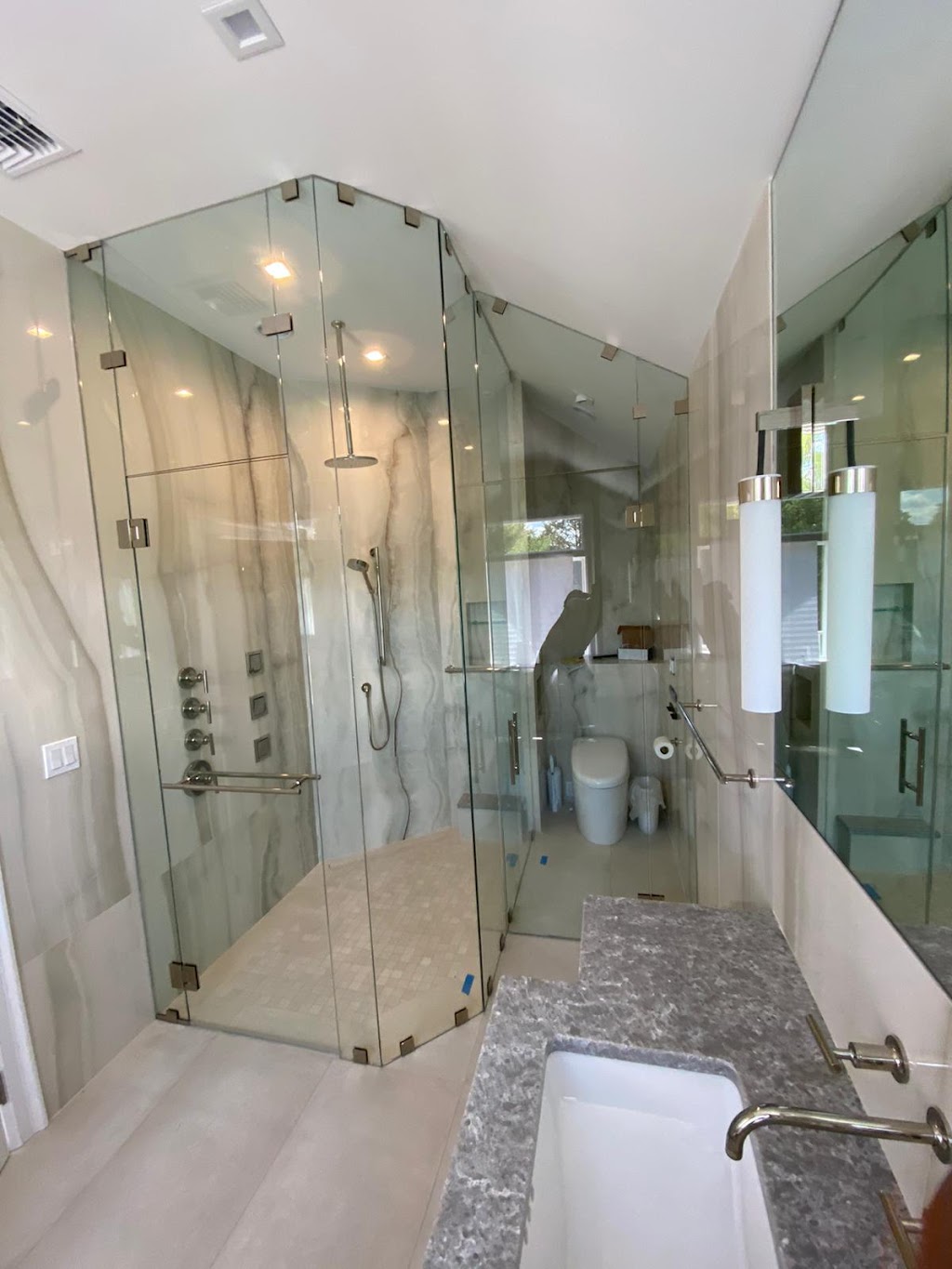 LM Shower Door | 18 Evans Ave, Hempstead, NY 11550 | Phone: (516) 737-9637