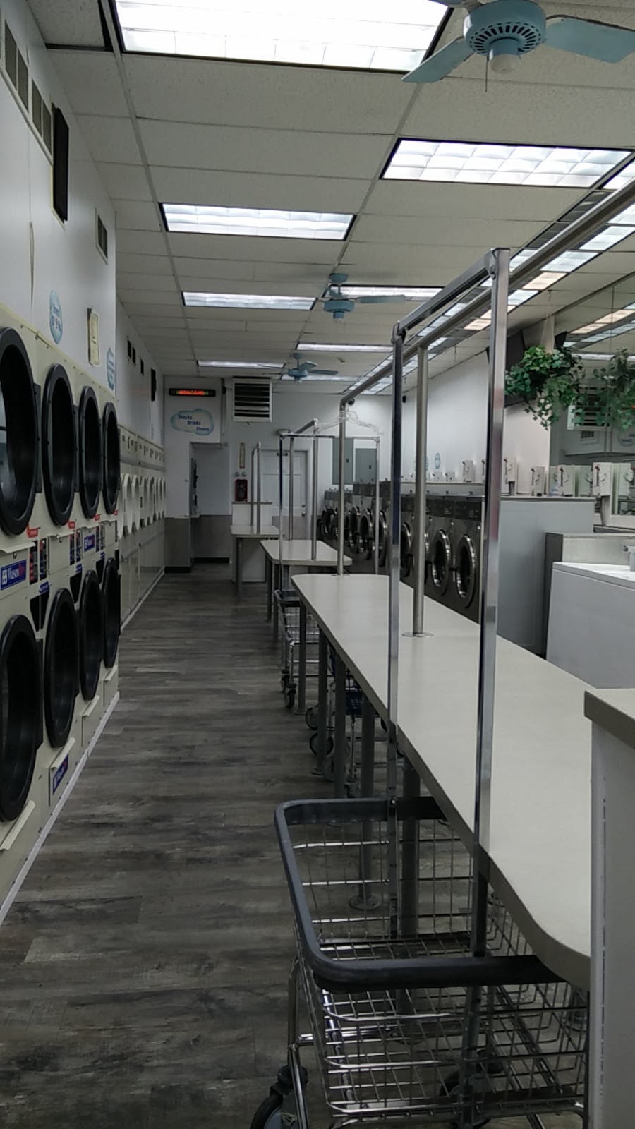 King Bubble aka Dutch-Maid Laundromat | 406 Manchester Rd, Poughkeepsie, NY 12603 | Phone: (845) 473-3983