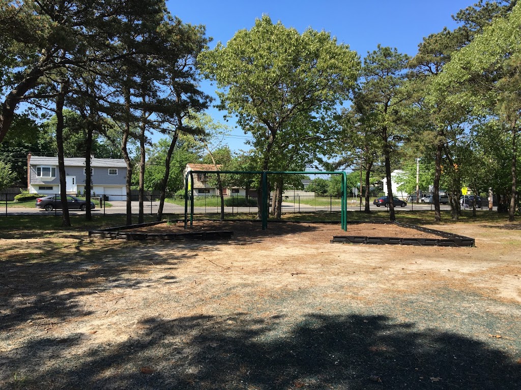 Ruland Road Park (Town Of Brookhaven) | 402-404 Hawkins Rd, Centereach, NY 11720 | Phone: (631) 451-8694