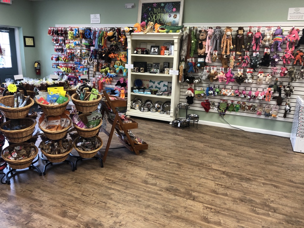 Well Bred - Pet food, supplies, toys & accessories | 1802 State Route 31, Grayrock Rd, Clinton, NJ 08809 | Phone: (908) 617-5692