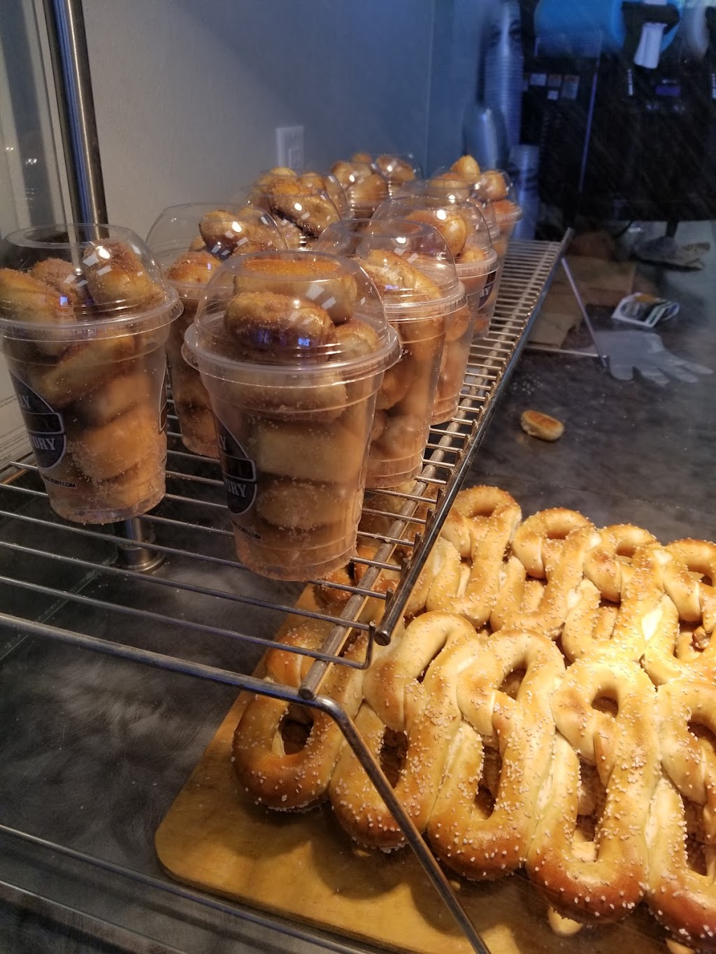 Philly Pretzel Factory | 346 NY-25A Suite 92, Rocky Point, NY 11778 | Phone: (631) 849-3507