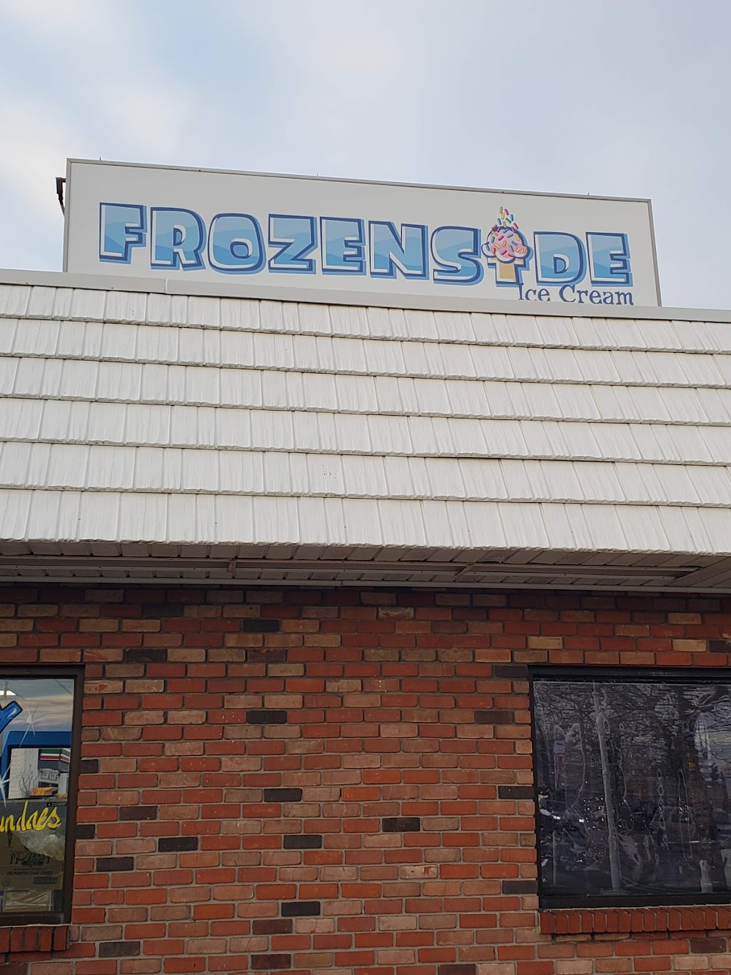 Frozen side Ice Cream | 3286 Long Beach Rd, Oceanside, NY 11572 | Phone: (516) 208-5549